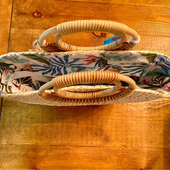 NEW Natural Hyacinth Raffia Straw Purse Tote Bag Tassel Tropical Size 12 x 14" - Picture 6 of 11
